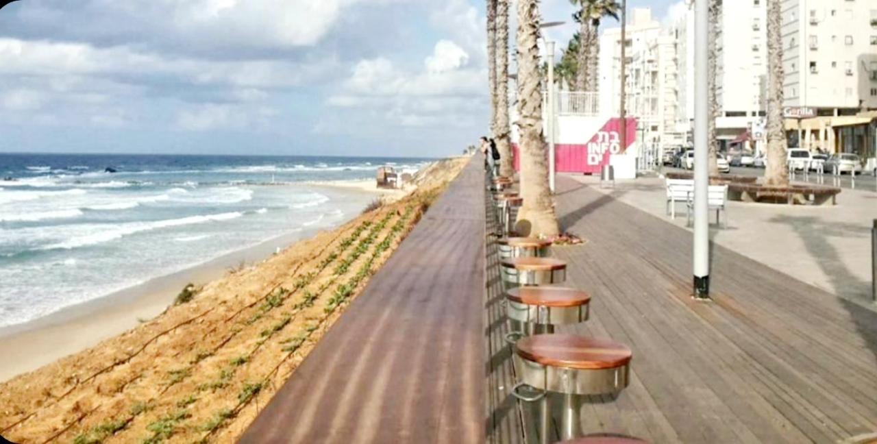 612 Apartment On The Beach 巴特亚姆 外观 照片