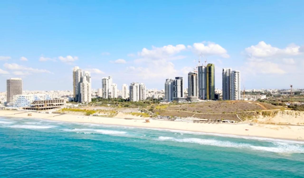 612 Apartment On The Beach 巴特亚姆 外观 照片