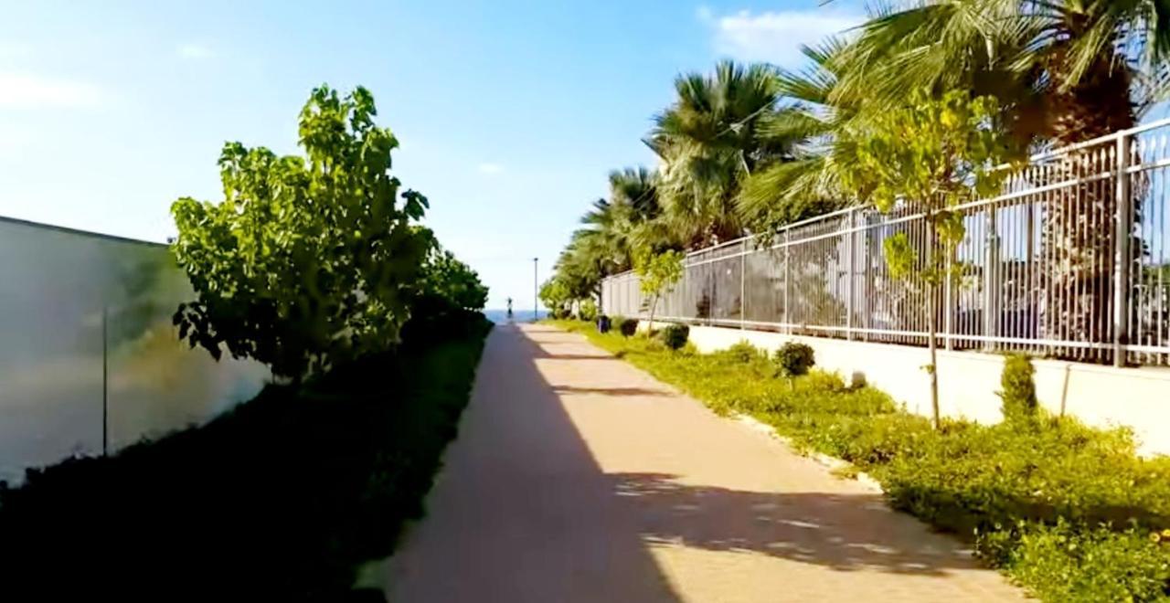 612 Apartment On The Beach 巴特亚姆 外观 照片