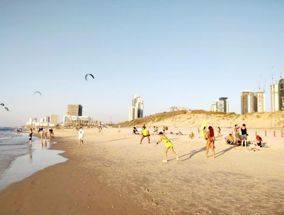 612 Apartment On The Beach 巴特亚姆 外观 照片