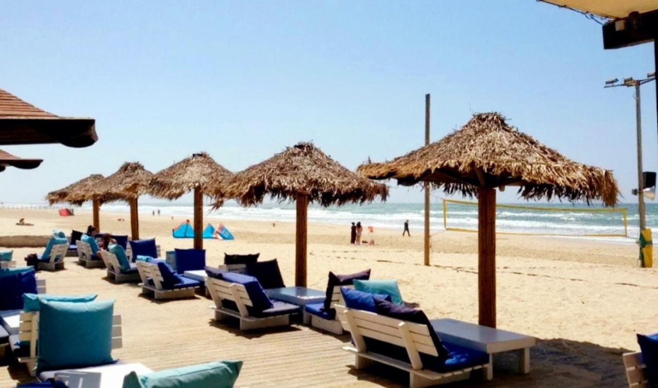 612 Apartment On The Beach 巴特亚姆 外观 照片