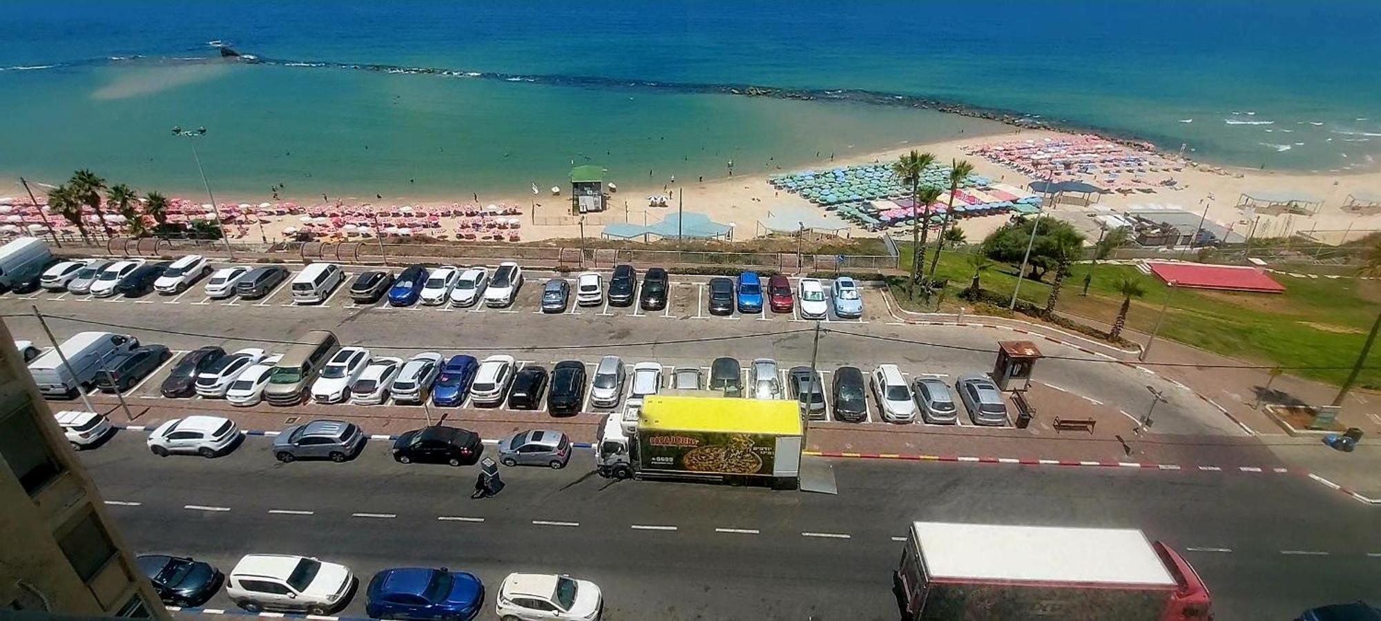 612 Apartment On The Beach 巴特亚姆 外观 照片